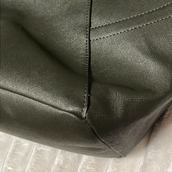 Lululemon All Day Tote - Picture 8 of 16